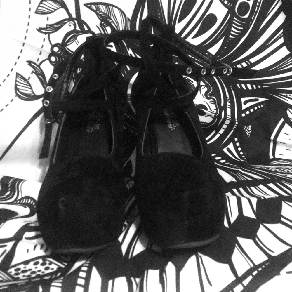 Black velvet pumps
